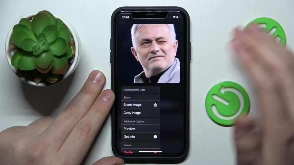 Como baixar gif do twitter pelo celular android ou iphone 1