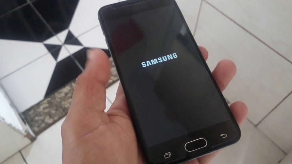 Como inserir um chip no samsung galaxy j5 prime 1