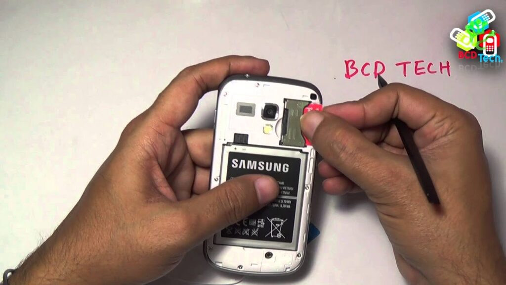 Como colocar o chip no samsung galaxy s duos 1