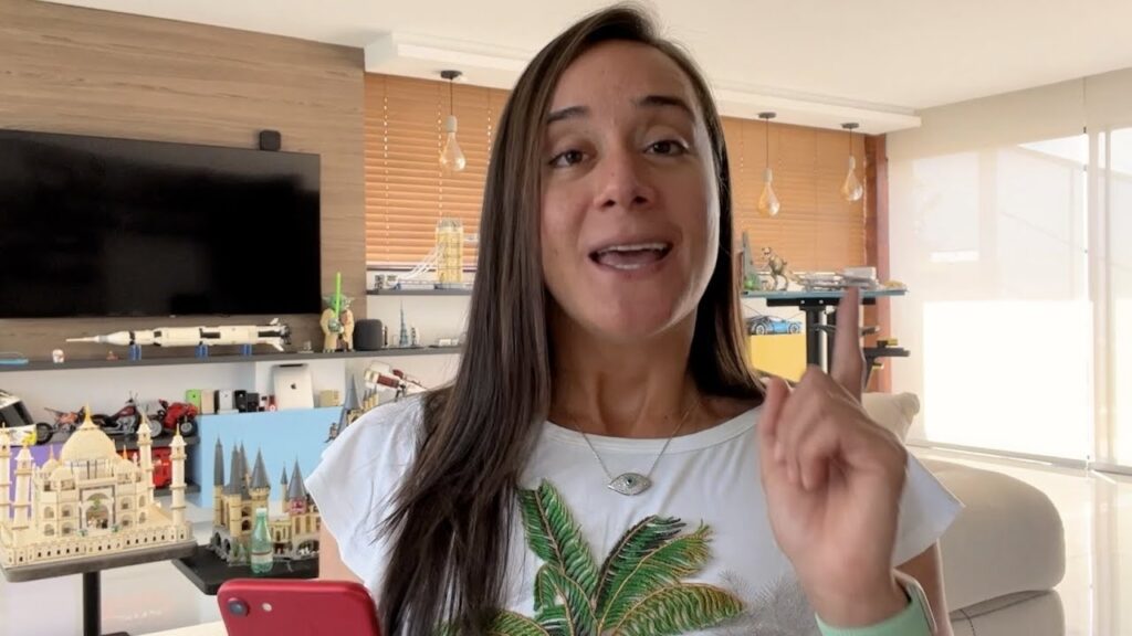 Como enviar fotos videos stickers e localizacao no google allo 1