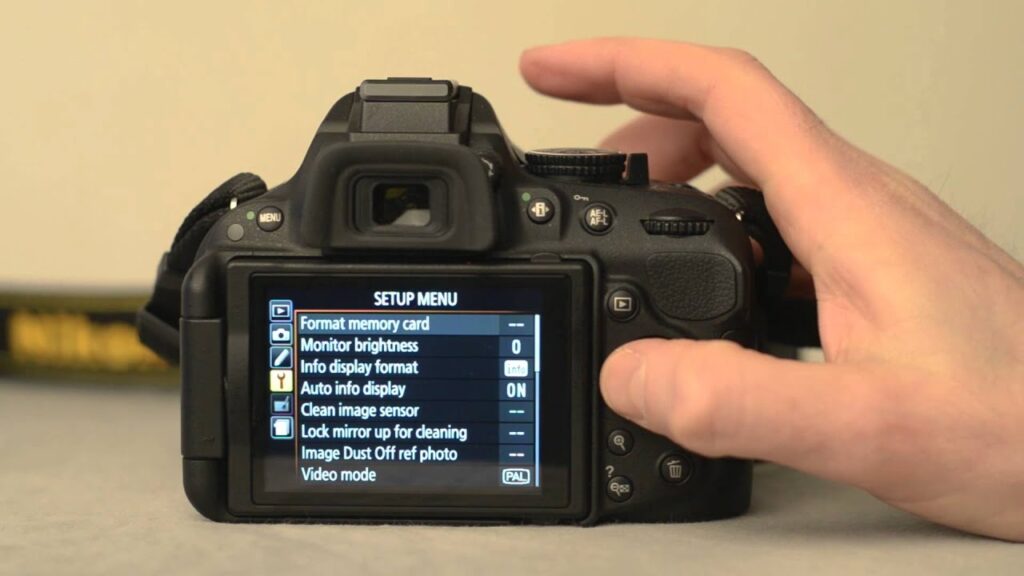 Como formatar um cartao de memoria em uma camera dslr da nikon 1