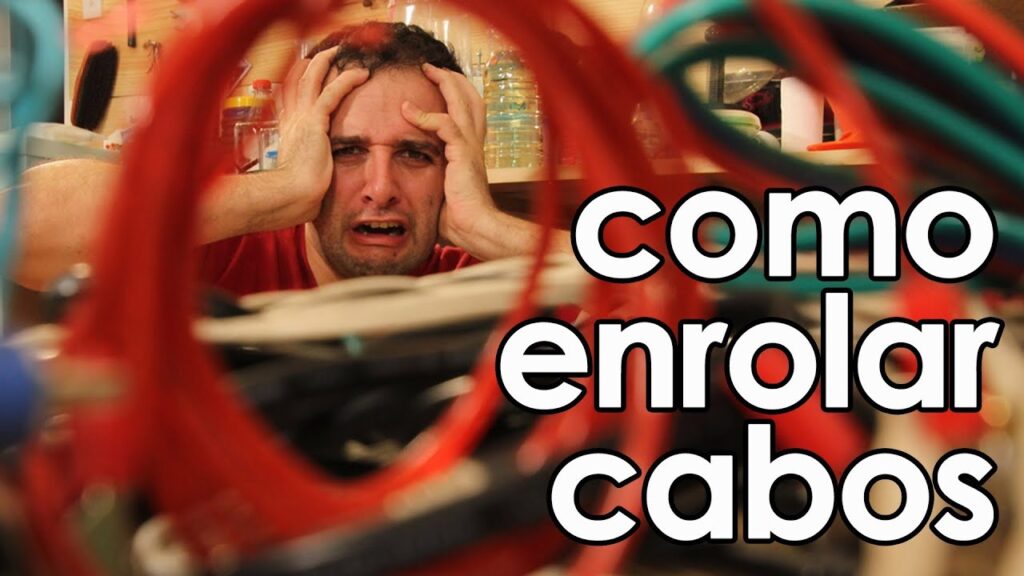 Como enrolar e guardar cabos do computador 1