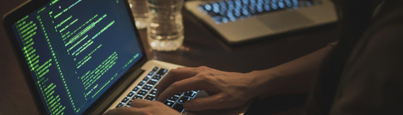 Como evitar golpes ao comprar em lojas virtuais