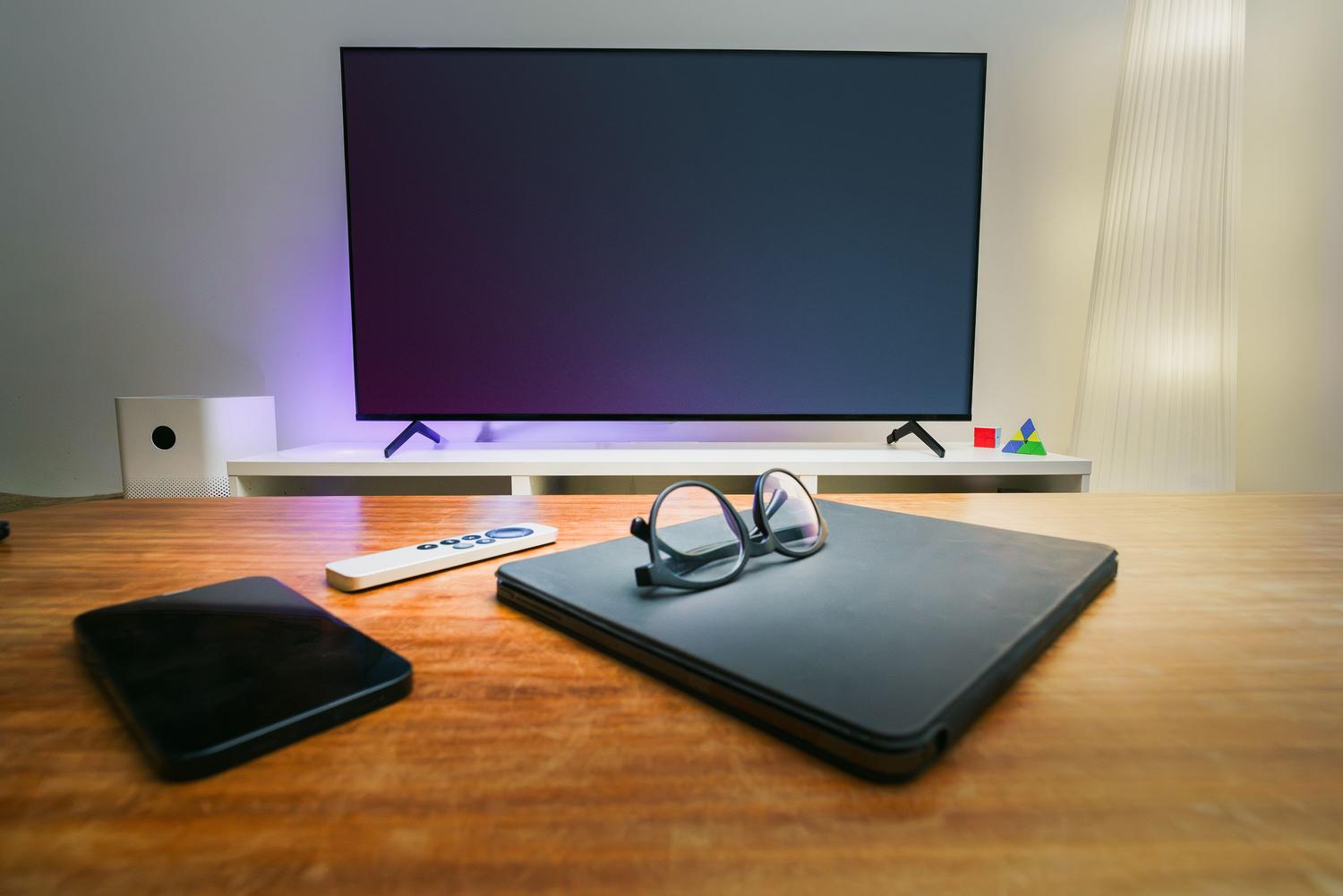 Espacio acogedor con tecnología inteligente donde se puede realizar el diagnóstico de la televisión.